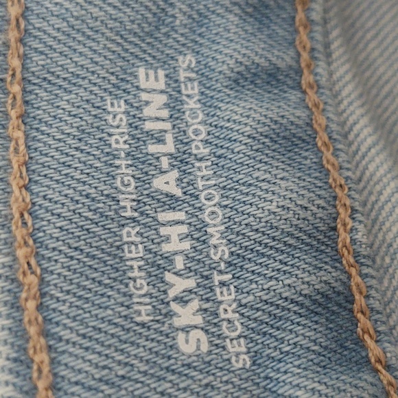 NWT Old Navy Denim Cut Off Shorts Size 14 - Picture 4 of 6